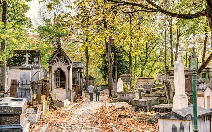 Père Lachaise Cemetery Famous Graves Private Guided Tour