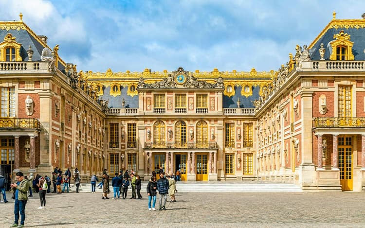 Round Trip: Paris to Versailles & Palace of Versailles Entry Ticket