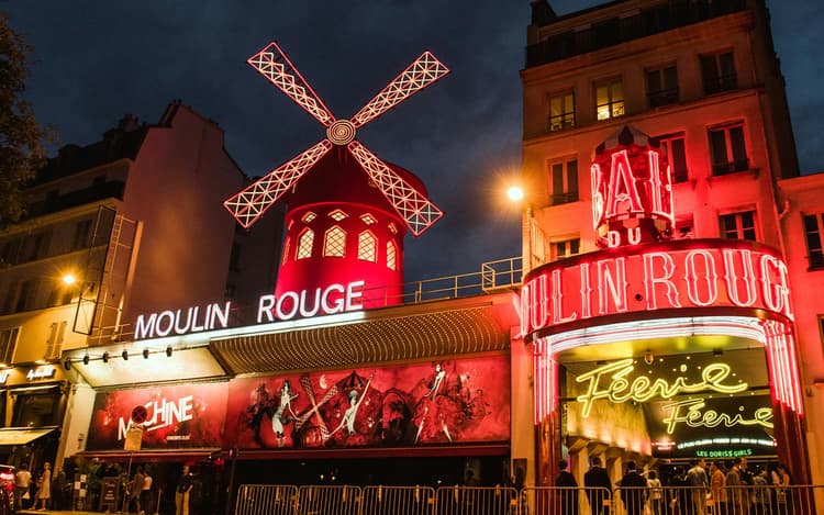 Moulin Rouge Show & Paris City Tour