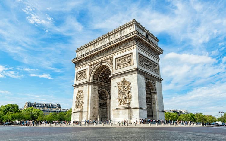 Arc de Triomphe Hosted Entry & Gourmet Macaron Tasting