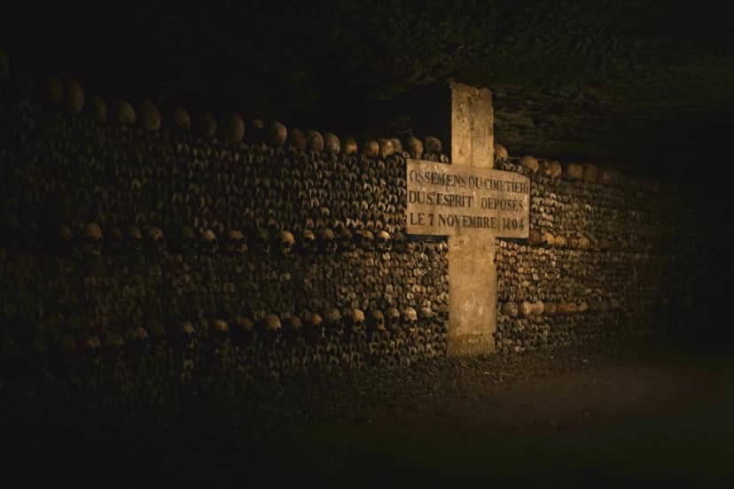 paris-frankreich-katakomben-720