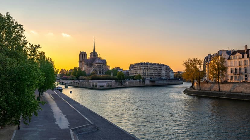 notre-dame-kathedrale-und-seine-fluss-paris